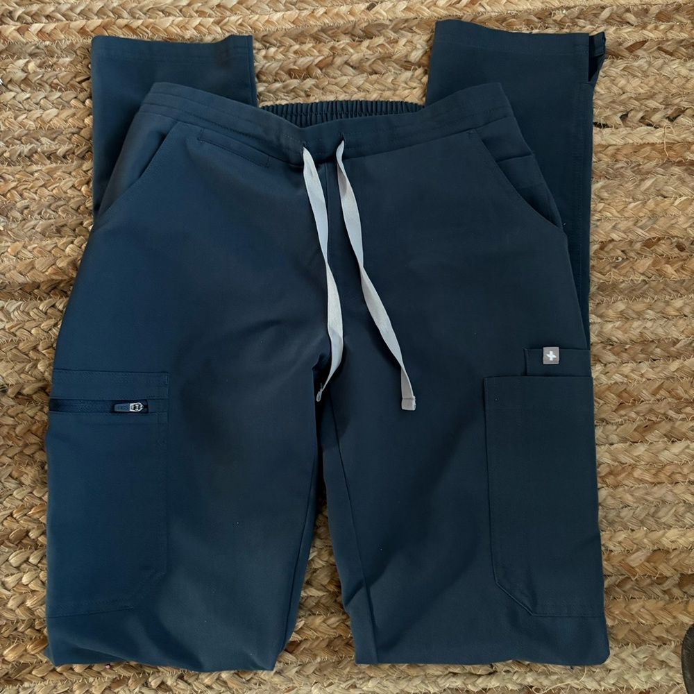 Figs womens Cargo Pants - Dark Blue
